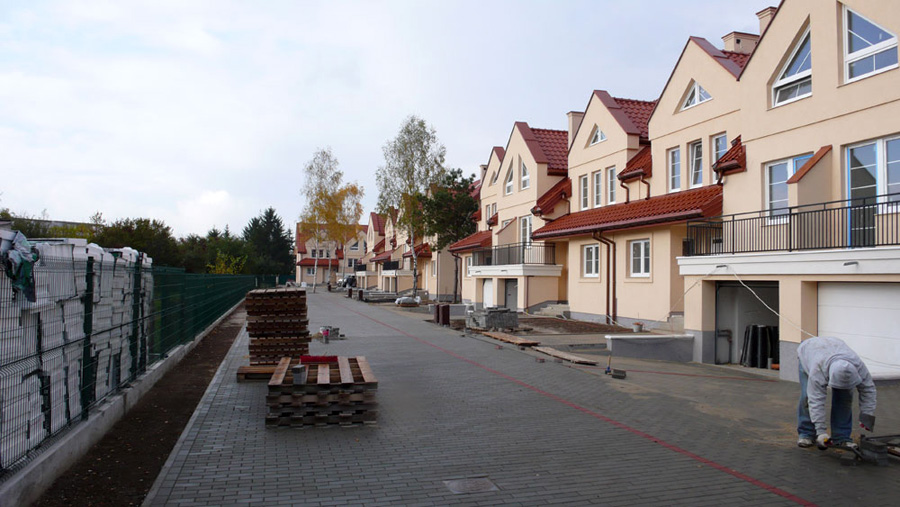 osiedle przy osiedlowej lomianki domy szeregowe z budowy 03